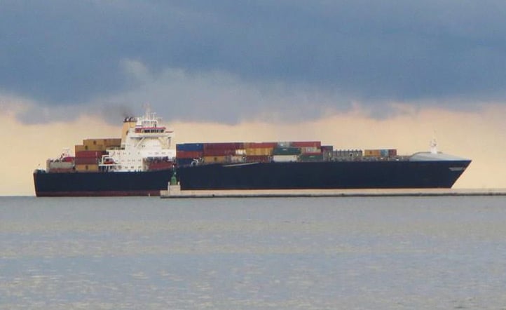 Container ship 1999 dwt 18779 Container ship 1999 dwt 18779